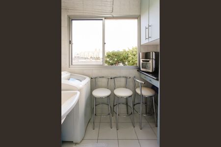 Apartamento à venda com 58m², 2 quartos e 1 vagaÁrea de Serviço