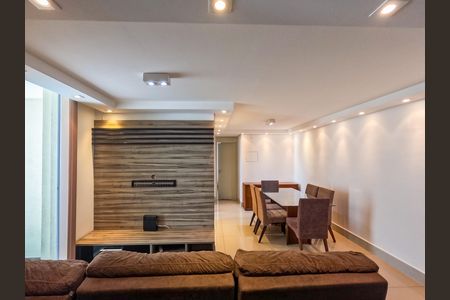 Apartamento para alugar com 65m², 2 quartos e 1 vagaSala 