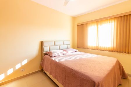 Apartamento à venda com 118m², 3 quartos e 2 vagas Apartamento à venda com 118m², 3 quartos e 2 vagasQuarto 1