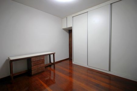 Casa à venda com 4500m², 5 quartos e 4 vagasQuarto 2