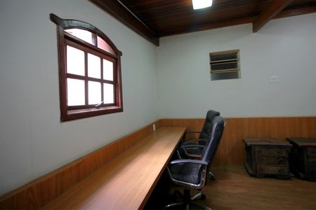 Casa à venda com 4500m², 5 quartos e 4 vagasEscritório