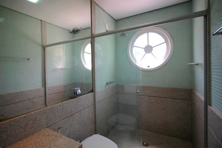 Casa à venda com 4500m², 5 quartos e 4 vagasBanheiro da Suíte