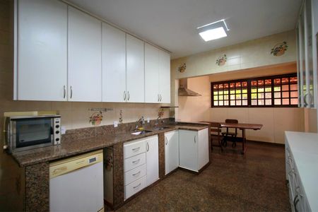 Casa à venda com 4500m², 5 quartos e 4 vagasCozinha