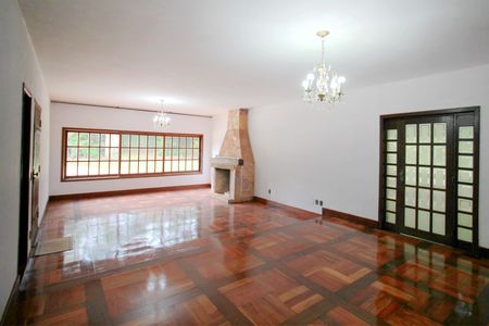 Casa à venda com 4500m², 5 quartos e 4 vagasSala