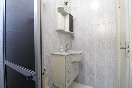 Casa à venda com 100m², 6 quartos e 3 vagasBanheiro da Suíte 1