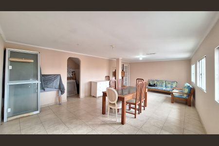 Casa à venda com 100m², 6 quartos e 3 vagasSalão