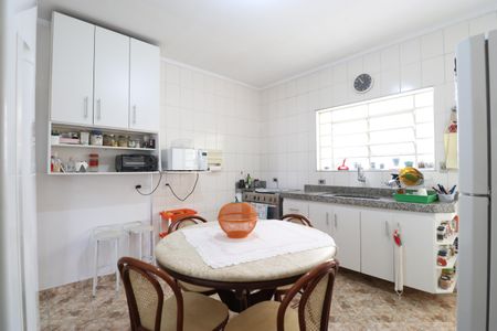 Casa à venda com 100m², 6 quartos e 3 vagasCozinha