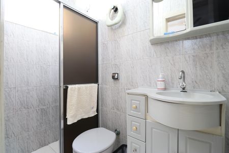 Casa à venda com 100m², 6 quartos e 3 vagasBanheiro da Suíte 1