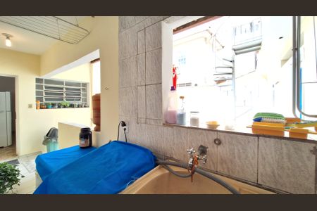 Casa à venda com 100m², 6 quartos e 3 vagasÁrea de Serviço
