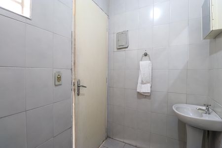 Casa à venda com 100m², 6 quartos e 3 vagasBanheiro Social