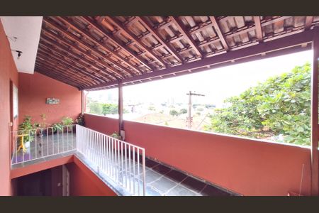 Casa à venda com 100m², 6 quartos e 3 vagasVaranda