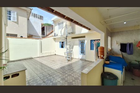 Casa à venda com 100m², 6 quartos e 3 vagasÁrea de Serviço