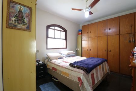 Casa à venda com 100m², 6 quartos e 3 vagasSuíte 2