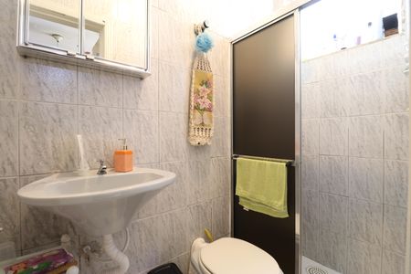 Casa à venda com 100m², 6 quartos e 3 vagasBanheiro da Suíte 2
