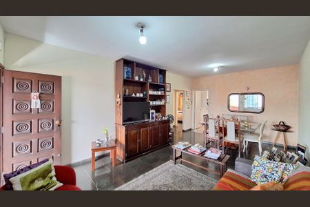 Casa à venda com 100m², 6 quartos e 3 vagasSala