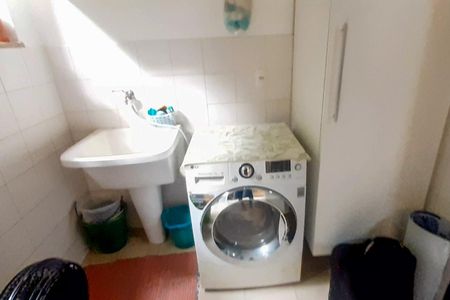 Casa de condomínio à venda com 200m², 3 quartos e 3 vagas Casa de condomínio à venda com 200m², 3 quartos e 3 vagasÁrea de Serviço