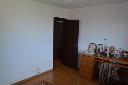 Casa de condomínio à venda com 200m², 3 quartos e 3 vagas Casa de condomínio à venda com 200m², 3 quartos e 3 vagasQuarto 2