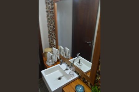 Casa de condomínio à venda com 200m², 3 quartos e 3 vagas Casa de condomínio à venda com 200m², 3 quartos e 3 vagasLavabo