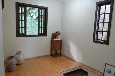 Casa de condomínio à venda com 200m², 3 quartos e 3 vagas Casa de condomínio à venda com 200m², 3 quartos e 3 vagasHall da Escada