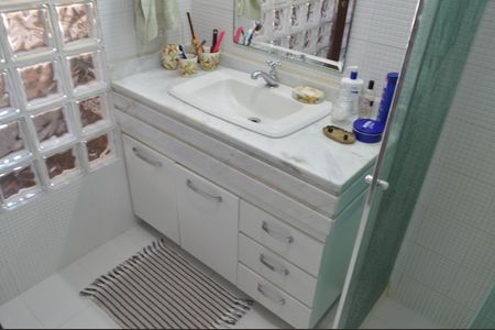 Casa de condomínio à venda com 200m², 3 quartos e 3 vagas Casa de condomínio à venda com 200m², 3 quartos e 3 vagasBanheiro da Suíte