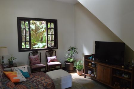 Casa de condomínio à venda com 200m², 3 quartos e 3 vagas Casa de condomínio à venda com 200m², 3 quartos e 3 vagasSala de TV