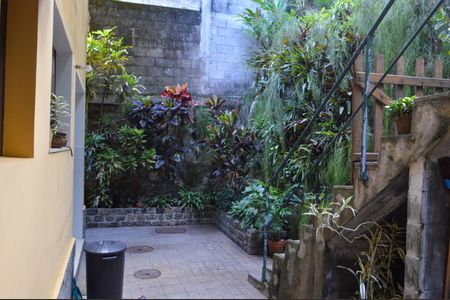 Casa de condomínio à venda com 200m², 3 quartos e 3 vagas Casa de condomínio à venda com 200m², 3 quartos e 3 vagasJardim