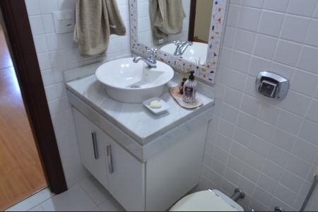 Casa de condomínio à venda com 200m², 3 quartos e 3 vagas Casa de condomínio à venda com 200m², 3 quartos e 3 vagasBanheiro