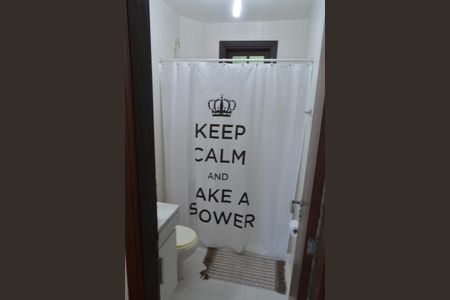 Casa de condomínio à venda com 200m², 3 quartos e 3 vagas Casa de condomínio à venda com 200m², 3 quartos e 3 vagasBanheiro