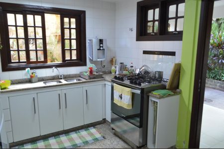 Casa de condomínio à venda com 200m², 3 quartos e 3 vagas Casa de condomínio à venda com 200m², 3 quartos e 3 vagasCozinha