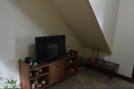 Casa de condomínio à venda com 200m², 3 quartos e 3 vagas Casa de condomínio à venda com 200m², 3 quartos e 3 vagasSala de TV