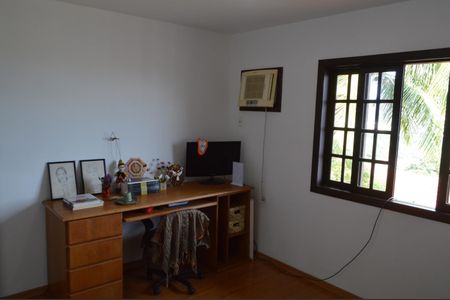 Casa de condomínio à venda com 200m², 3 quartos e 3 vagas Casa de condomínio à venda com 200m², 3 quartos e 3 vagasQuarto 2