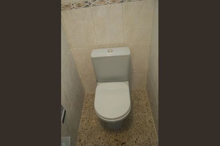 Casa à venda com 221m², 3 quartos e 2 vagas Casa à venda com 221m², 3 quartos e 2 vagasLavabo