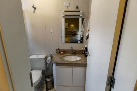 Casa à venda com 90m², 2 quartos e 2 vagasBanheiro da Suíte 2