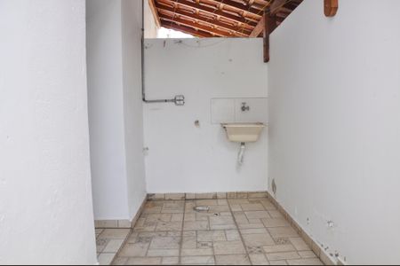 Casa à venda com 1000m², 8 quartos e 6 vagas Casa à venda com 1000m², 8 quartos e 6 vagasÁrea de Serviço