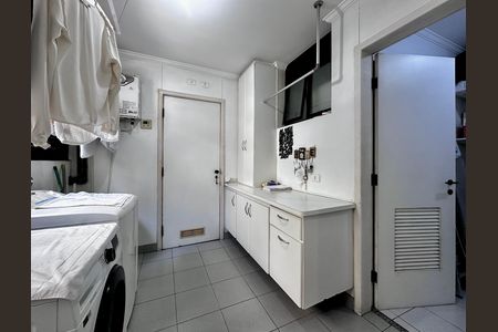 Apartamento à venda com 170m², 4 quartos e 3 vagas Apartamento à venda com 170m², 4 quartos e 3 vagasÁrea de Serviço