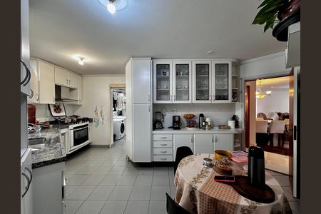 Apartamento à venda com 170m², 4 quartos e 3 vagas Apartamento à venda com 170m², 4 quartos e 3 vagasCozinha