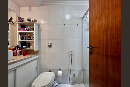 Apartamento à venda com 170m², 4 quartos e 3 vagas Apartamento à venda com 170m², 4 quartos e 3 vagasBanheiro Suíte 2