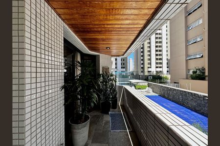 Apartamento à venda com 170m², 4 quartos e 3 vagas Apartamento à venda com 170m², 4 quartos e 3 vagasSacada