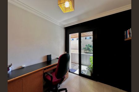 Apartamento à venda com 170m², 4 quartos e 3 vagas Apartamento à venda com 170m², 4 quartos e 3 vagasEscritório
