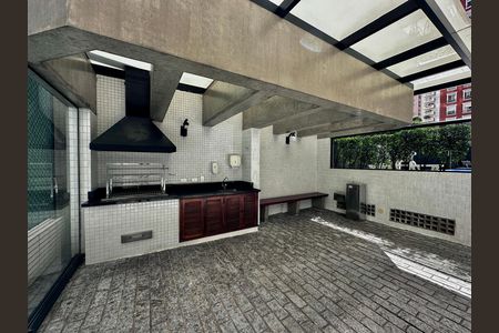 Apartamento à venda com 170m², 4 quartos e 3 vagas Apartamento à venda com 170m², 4 quartos e 3 vagasChurrasqueira