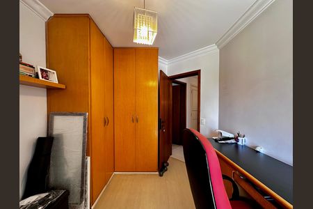 Apartamento à venda com 170m², 4 quartos e 3 vagas Apartamento à venda com 170m², 4 quartos e 3 vagasEscritório