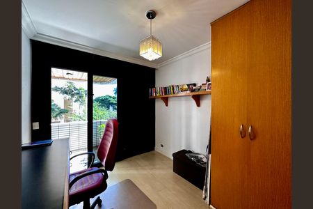 Apartamento à venda com 170m², 4 quartos e 3 vagas Apartamento à venda com 170m², 4 quartos e 3 vagasEscritório