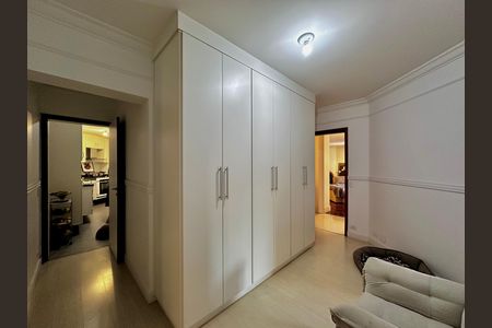 Apartamento à venda com 170m², 4 quartos e 3 vagas Apartamento à venda com 170m², 4 quartos e 3 vagasCorredor Suítes