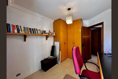 Apartamento à venda com 170m², 4 quartos e 3 vagas Apartamento à venda com 170m², 4 quartos e 3 vagasEscritório