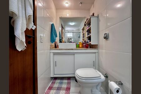 Apartamento à venda com 170m², 4 quartos e 3 vagas Apartamento à venda com 170m², 4 quartos e 3 vagasBanheiro Suíte 2