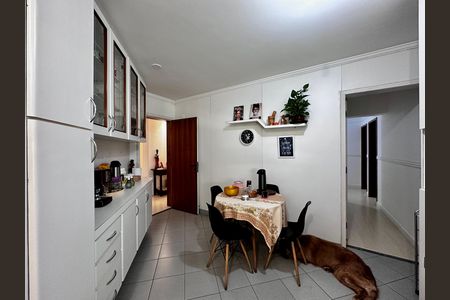 Apartamento à venda com 170m², 4 quartos e 3 vagas Apartamento à venda com 170m², 4 quartos e 3 vagasCozinha
