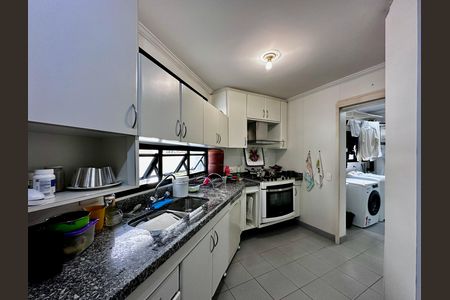 Apartamento à venda com 170m², 4 quartos e 3 vagas Apartamento à venda com 170m², 4 quartos e 3 vagasCozinha