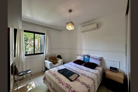 Apartamento à venda com 170m², 4 quartos e 3 vagas Apartamento à venda com 170m², 4 quartos e 3 vagasSuíte 2