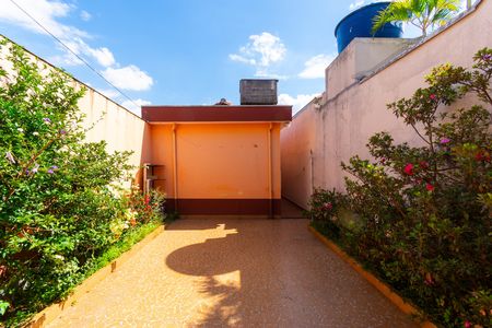 Casa para alugar com 97m², 1 quarto e 2 vagasQuintal