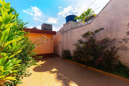 Casa para alugar com 97m², 1 quarto e 2 vagasQuintal